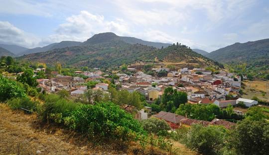 Paisaje de Salobre rodeado de ríos
